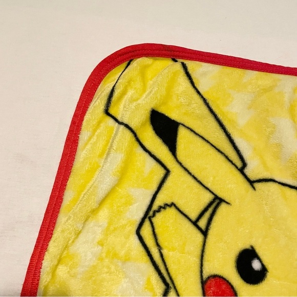 Pokemon Fleece Blanket with Pikachu Charmander Bulbasaur and Squirtle 47” x 36” - Picture 9 of 16